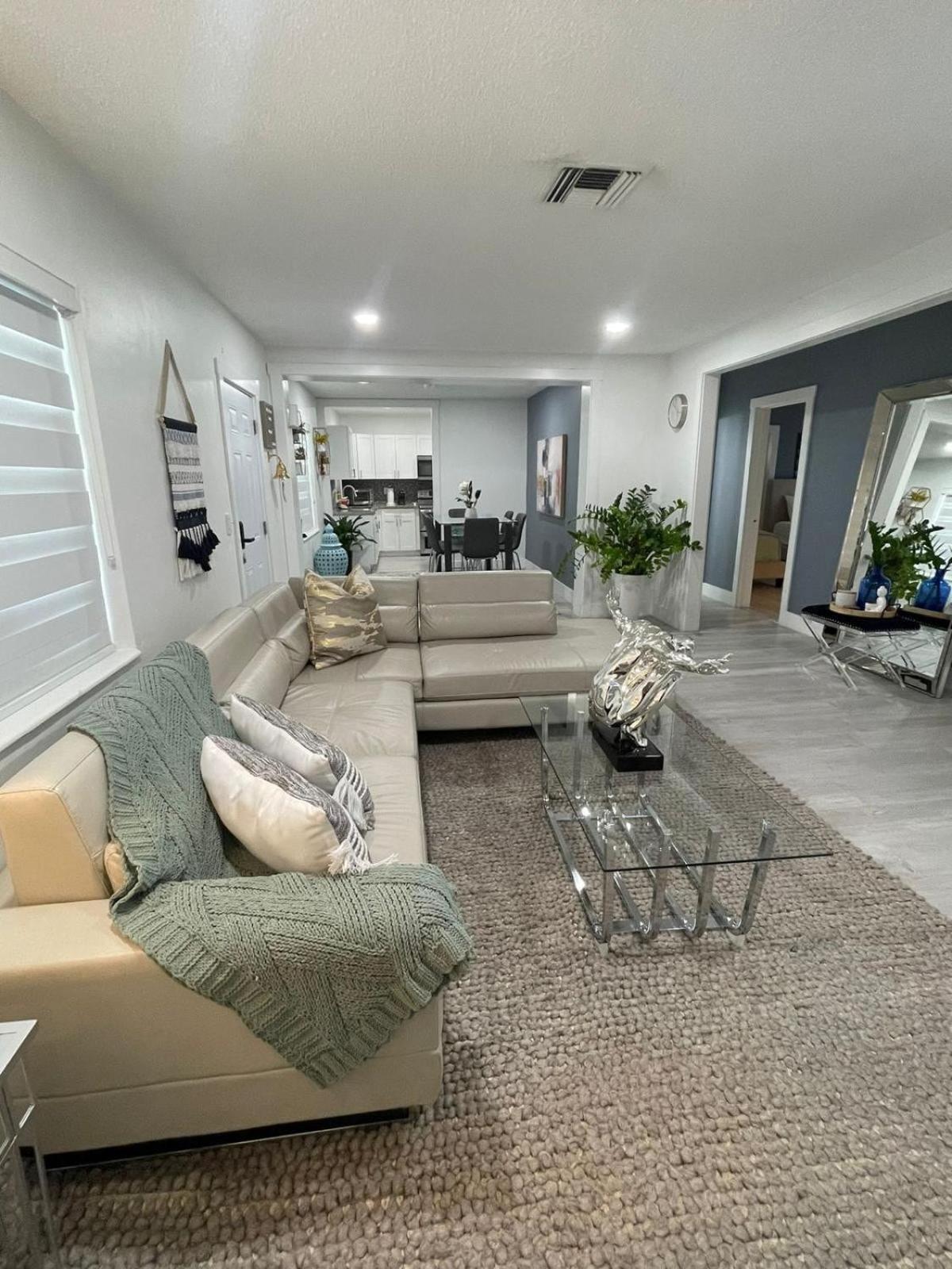 Exquisite Retreat By Int Airport Apartment Miami